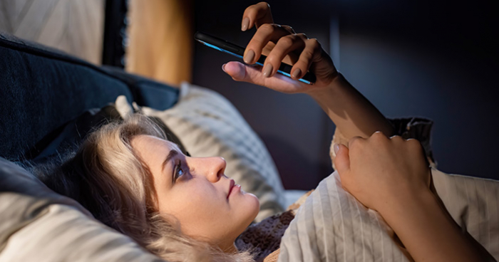 7denní plán na digitální detox před spaním nebo naučte se usínat bez mobilu v ruce