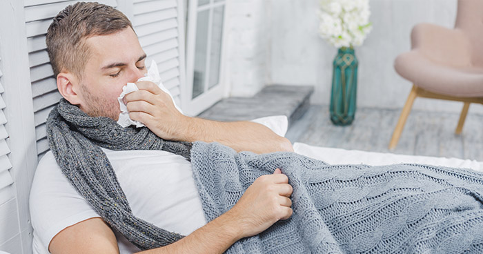 6 tipů, jak lépe spát, pokud máte rýmu nebo chřipku