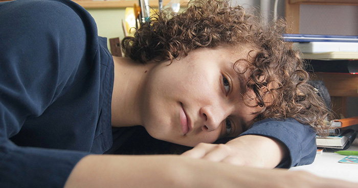unavěný teenager